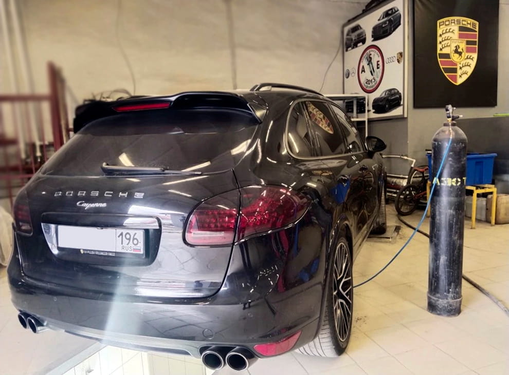 Заправка азотом пневмоподвески легковых автомобилей в Екатеринбурге