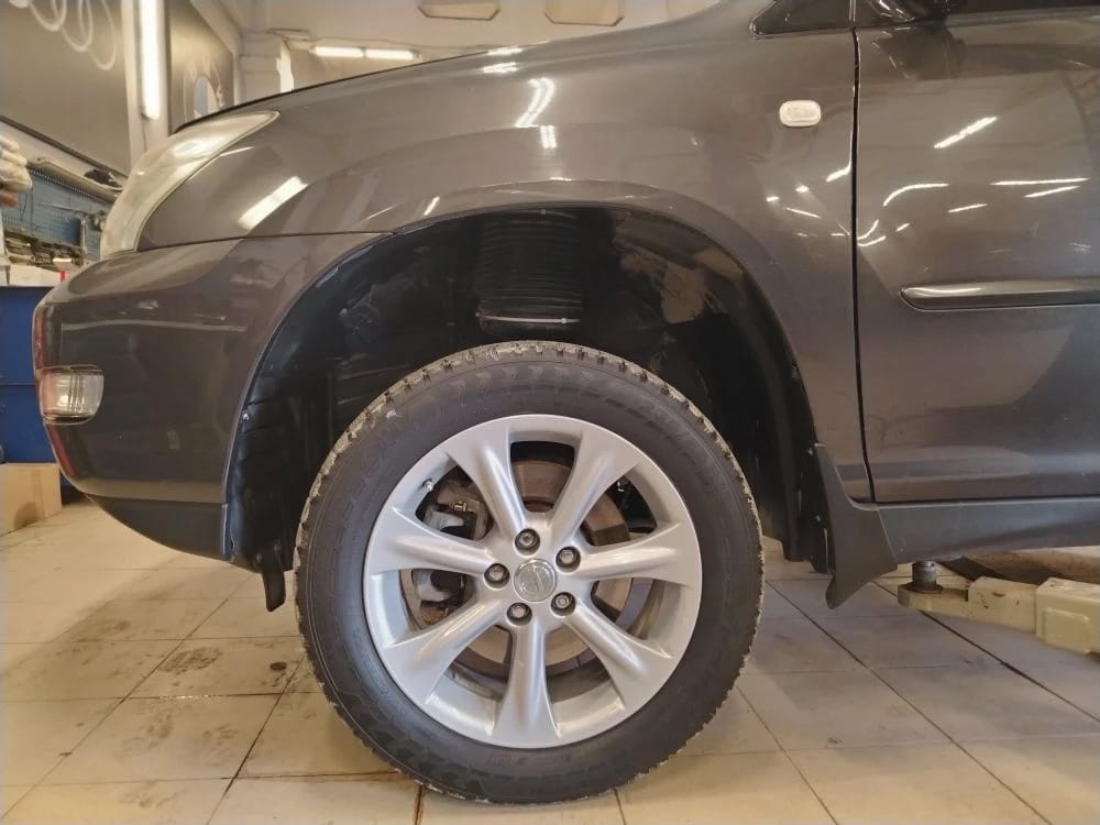 Ремонт передней пневмостойки на Lexus RX: возвращаем комфорт на дорогу