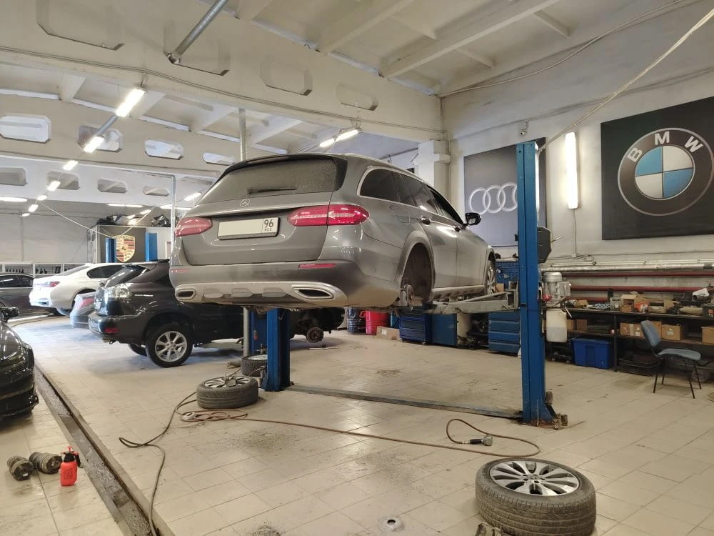 Замена задних пневмобаллонов на Mercedes‑Benz E‑Class W213