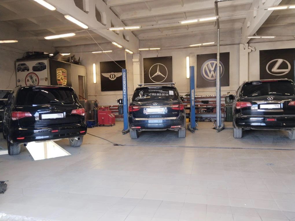 Комплексный ремонт внедорожников Infiniti в автотехцентре «Аирматик Сервис»: когда пневмоподвеска требует внимания