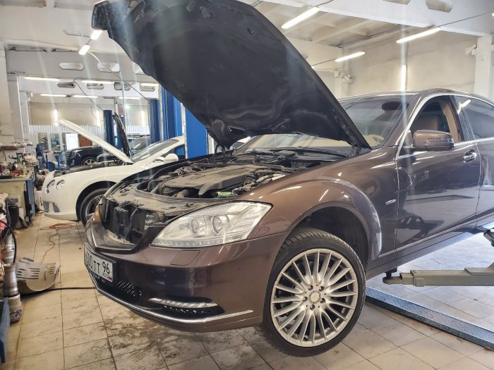 Ремонт и замена компрессора пневмоподвески Mercedes S221 4MATIC