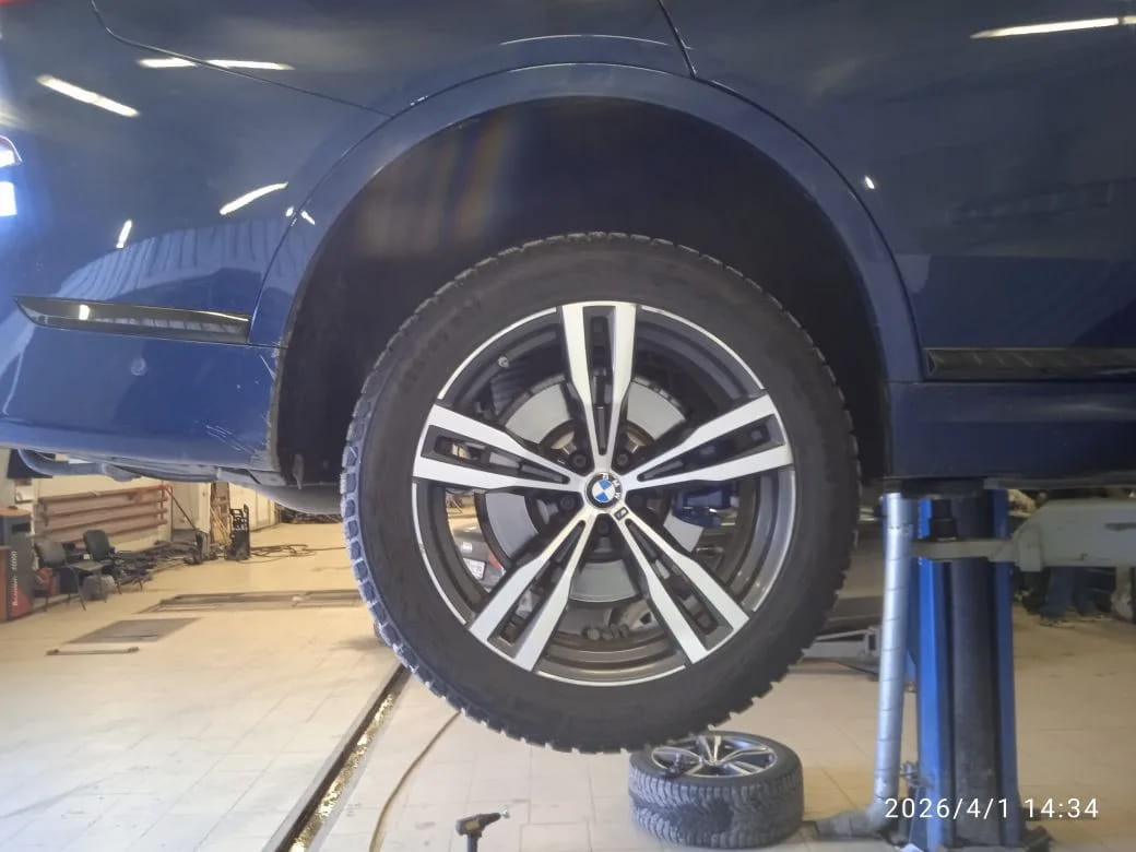 Ремонт пневмоподвески внедорожника BMW X7 в Аирматик Про