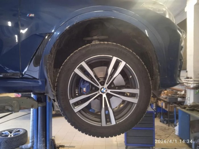 Ремонт пневмоподвески внедорожника BMW X5 в Аирматик Про