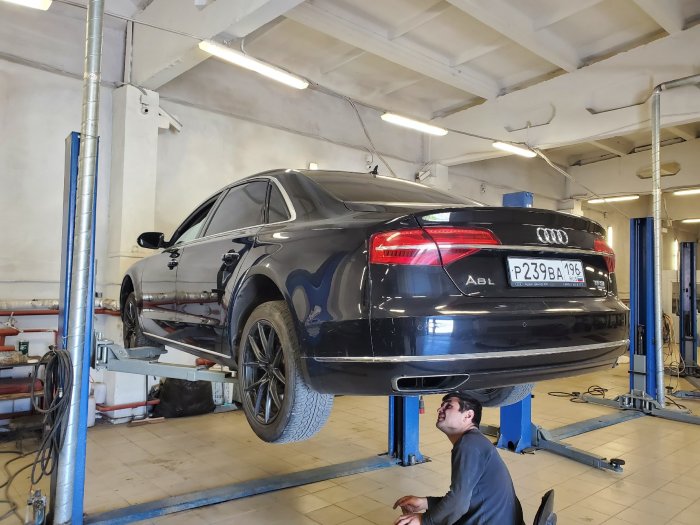 Замена блока клапанов пневмоподвески AUDI A8L