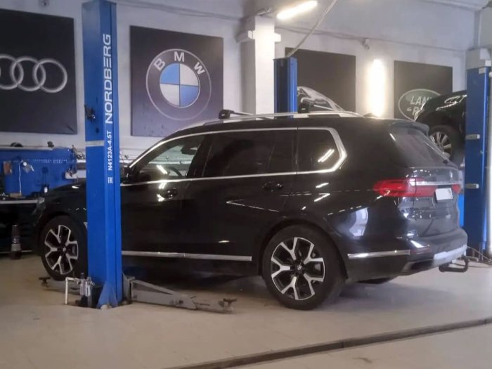 BMW X7: вернули заводской комфорт — заменили пневмобаллоны на задней оси и провели комплексное обслуживание подвески