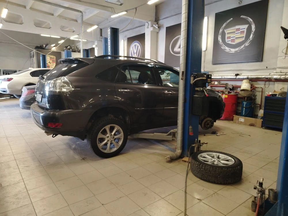 Ремонт передней пневмостойки на Lexus RX: возвращаем комфорт на дорогу