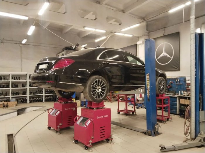 Диагностика на вибростенде задней оси автомобиля Mercedes-Benz W222