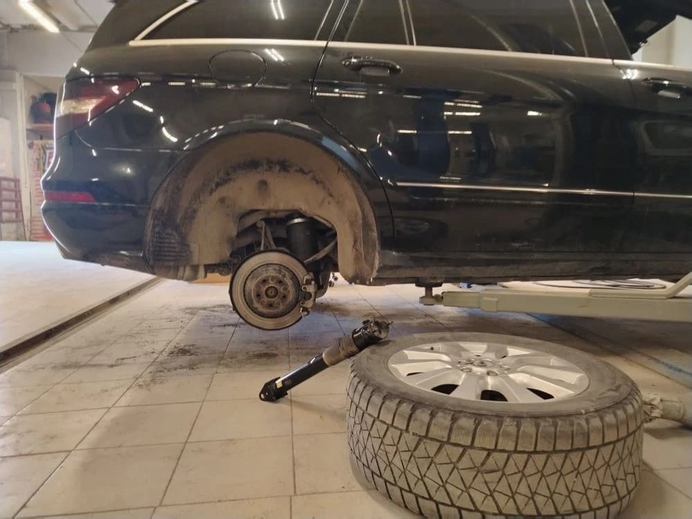 Ремонт амортизаторов пружинной подвески на Mercedes-Benz R-class