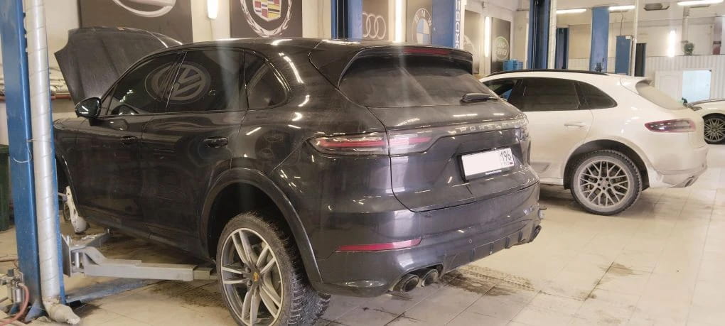 Ремонт пневмоподвески автомобилей Porsche Cayenne и Macan