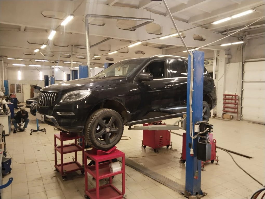 Диагностика на вибростенде задней оси Mercedes-Benz ML350