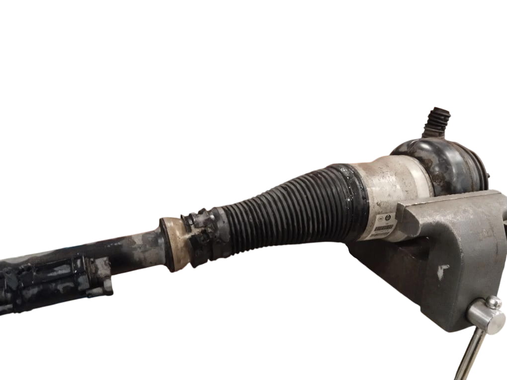 Диагностика на вибростенде задней оси автомобиля Mercedes-Benz W222