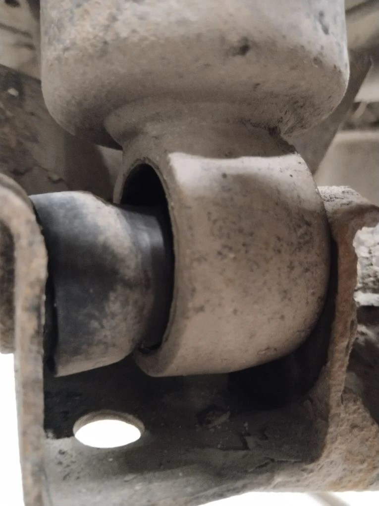 Комплексный ремонт внедорожников Infiniti в автотехцентре «Аирматик Сервис»: когда пневмоподвеска требует внимания