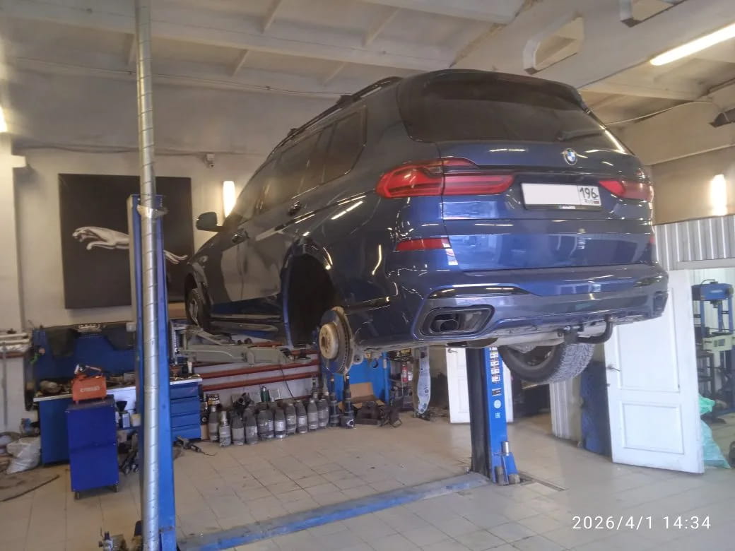 Ремонт пневмоподвески внедорожника BMW X7 в Аирматик Про