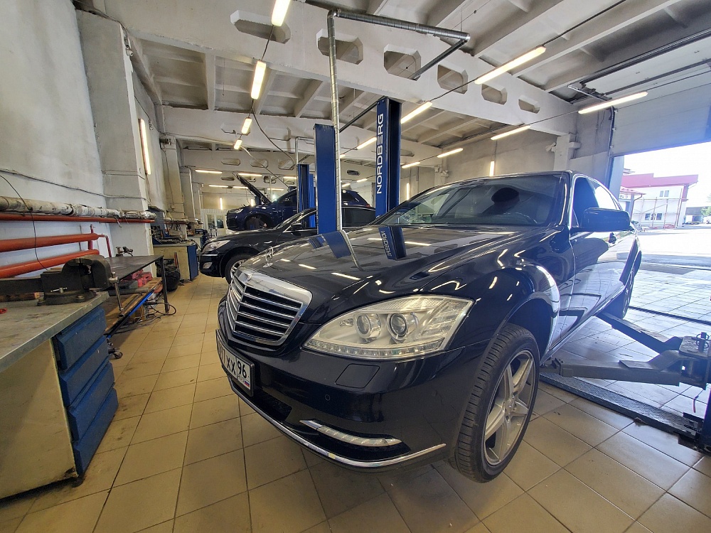 Ремонт пневмоподвески Мерседес W221