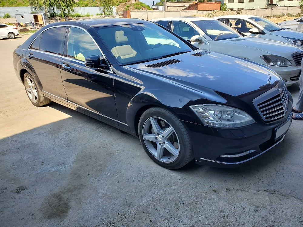 Ремонт и замена переднего правого пневмобаллона Mercedes S500 W221