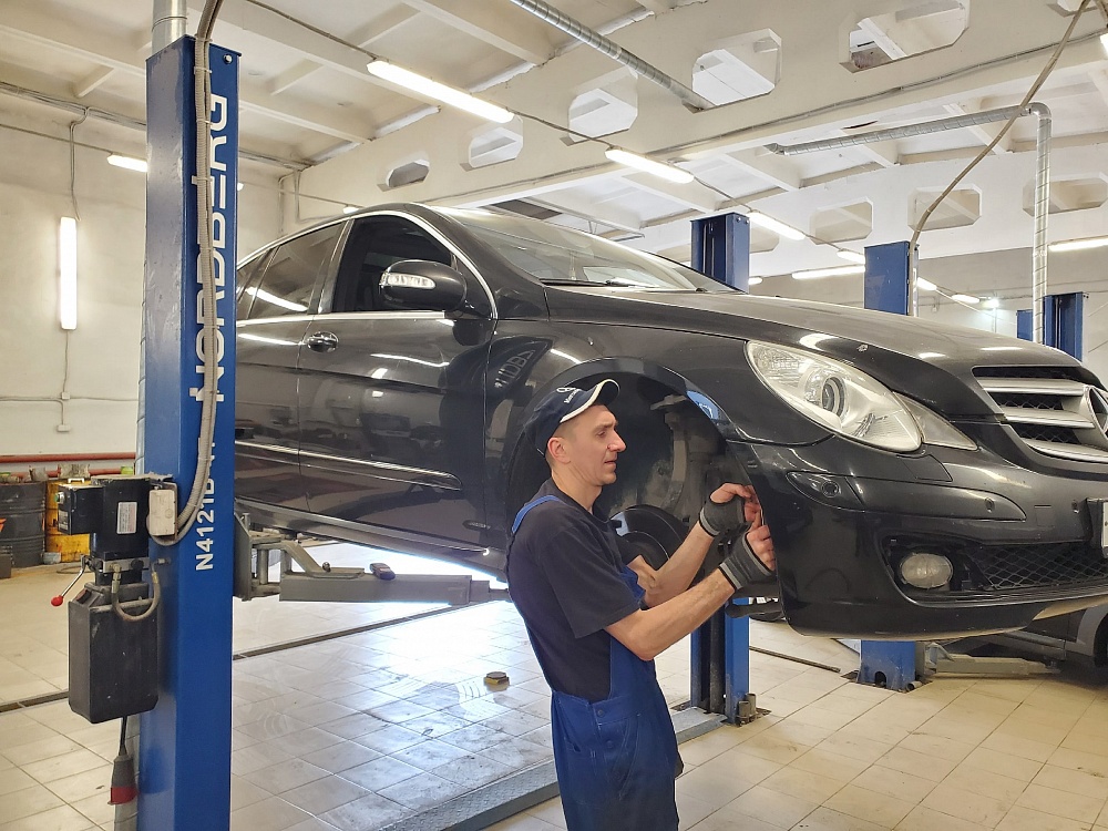 Ремонт и замена компрессора пневматической подвески