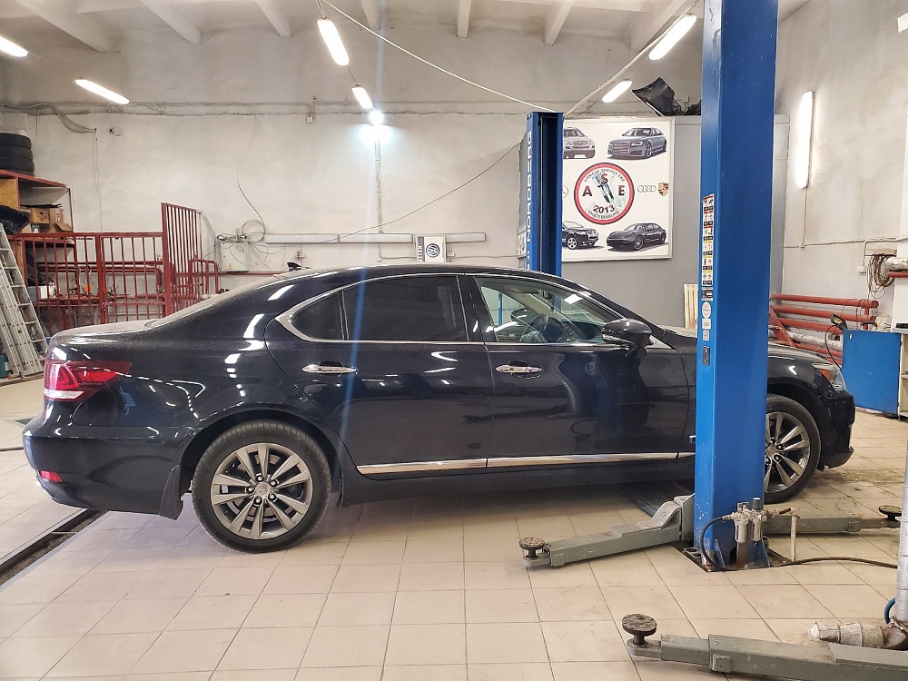 Ремонт и замена переднего правого пневмобаллона Lexus