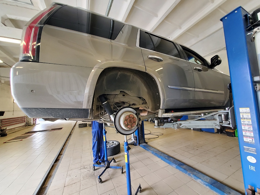 Ремонт пневмо подвески Кадиллак Эскалейд