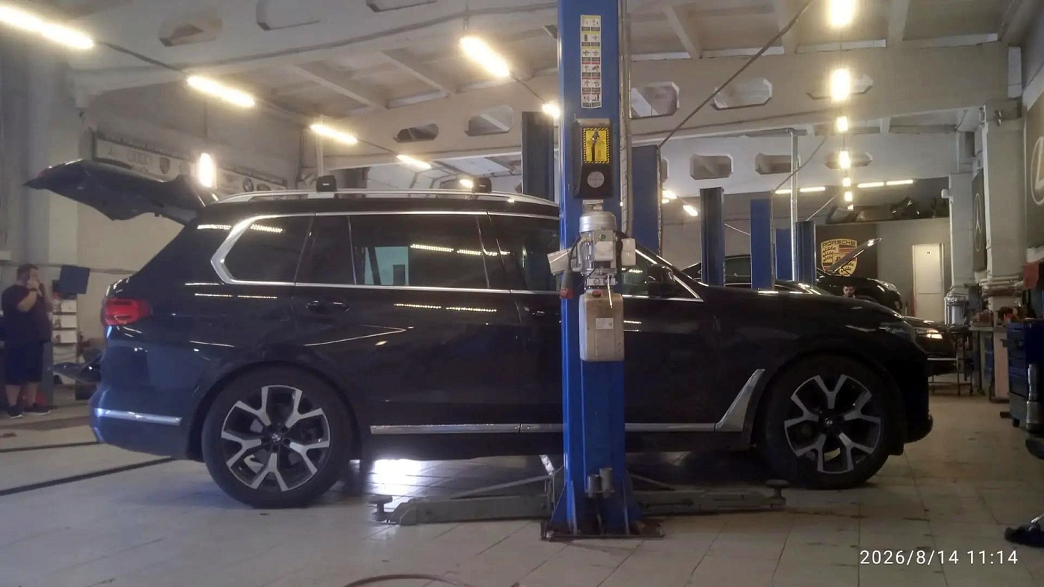BMW X7: вернули заводской комфорт — заменили пневмобаллоны на задней оси и провели комплексное обслуживание подвески