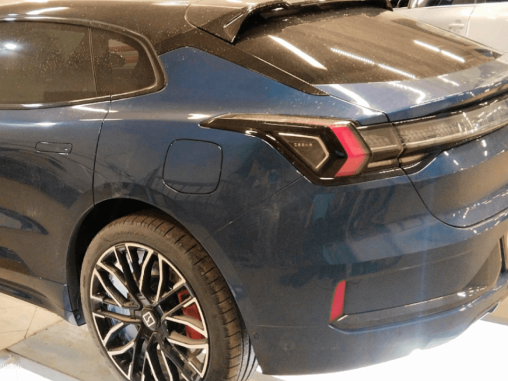 Ремонт и обслуживание пневмоподвески автомобиля ZEEKR