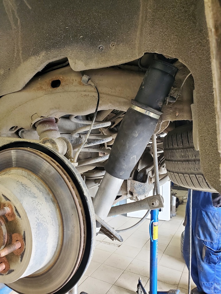 Ремонт пневмо подвески Кадиллак Эскалейд