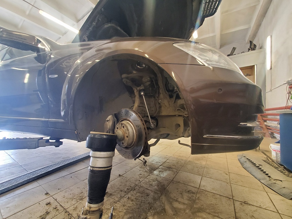 Ремонт и замена компрессора пневмоподвески Mercedes S221 4MATIC