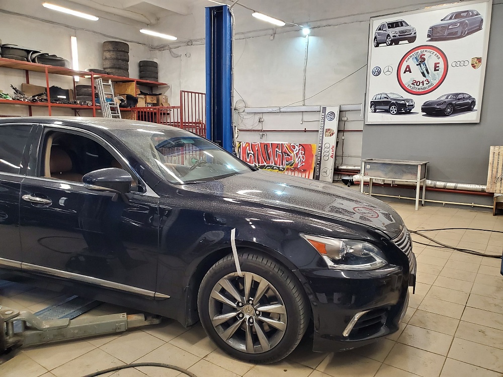 Ремонт и замена переднего правого пневмобаллона Lexus