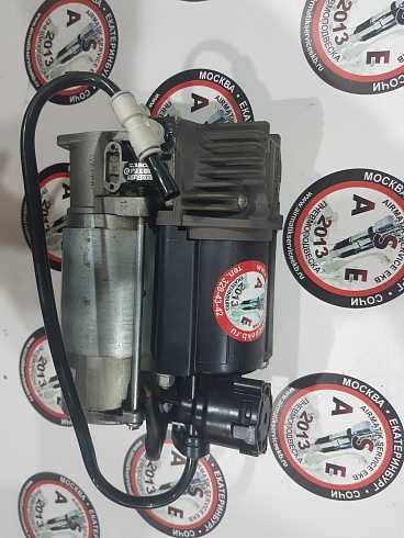 Компрессор пневматической подвески AUDI Q7