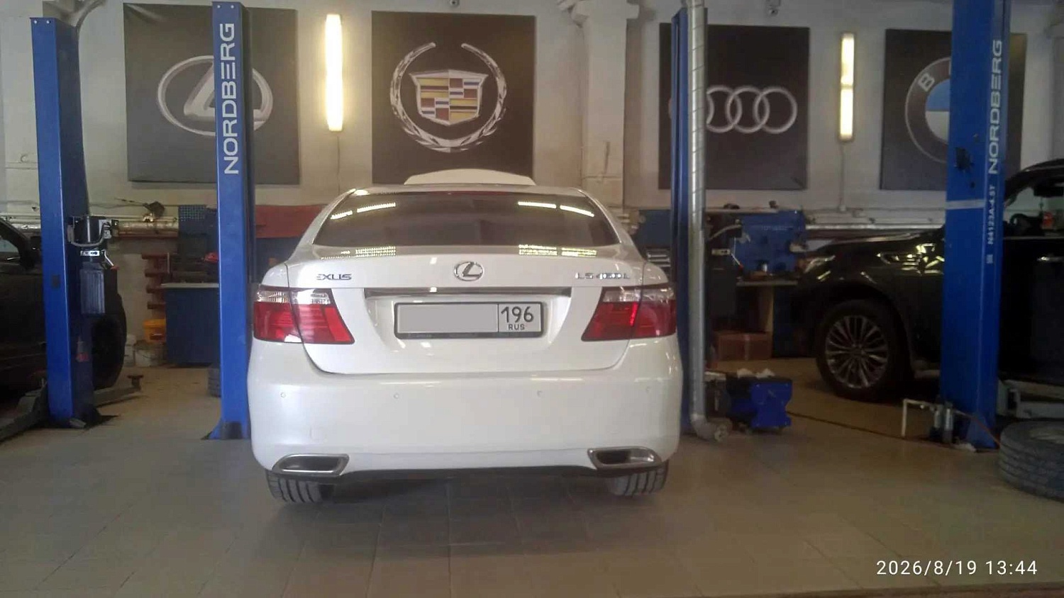 Ремонт и обслуживание пневмоподвески Lexus LS 460 в Екатеринбурге