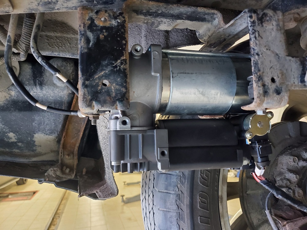 Замена компрессора пневмоподвески Инфинити QX56
