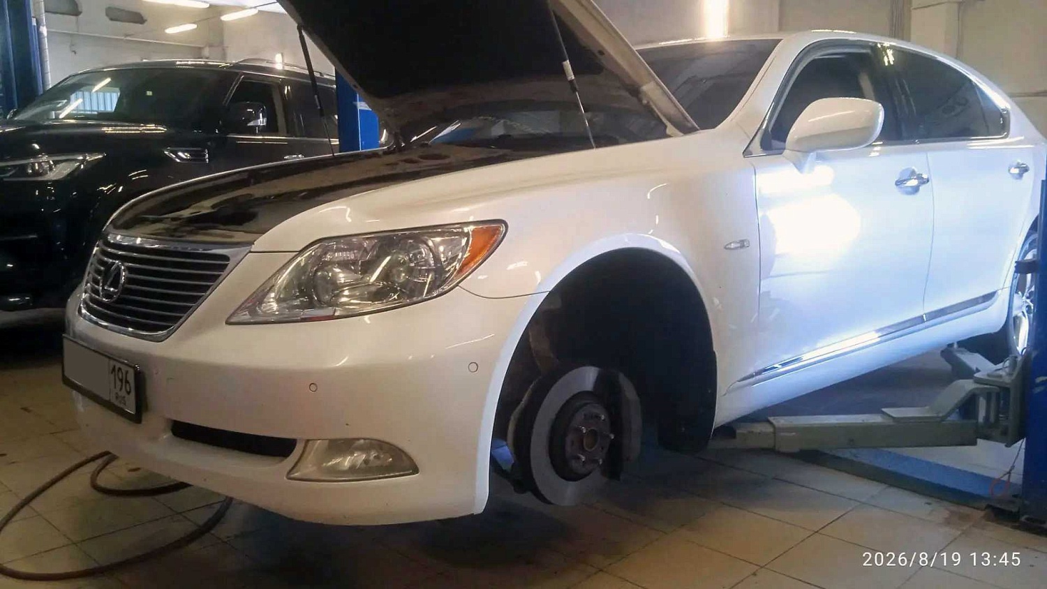Ремонт и обслуживание пневмоподвески Lexus LS 460 в Екатеринбурге