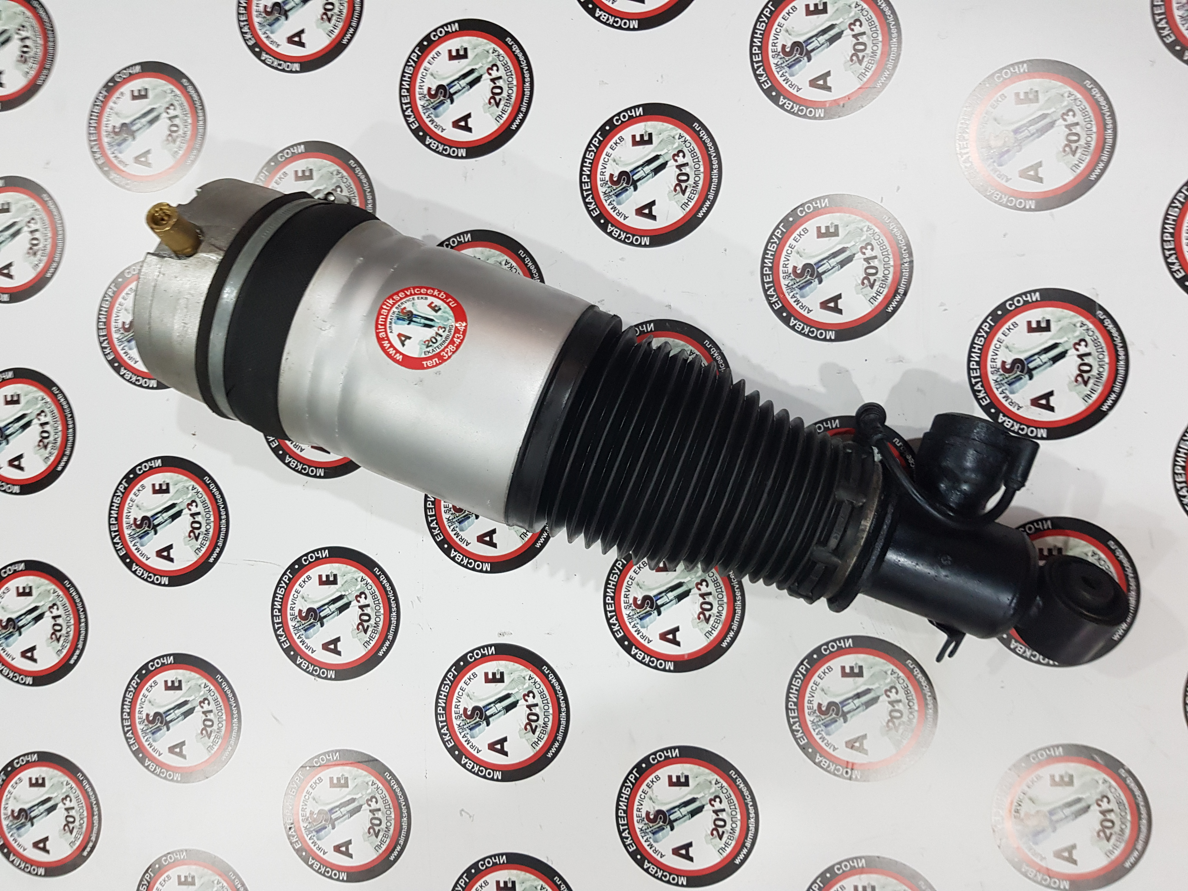 Пневмостойка Porsche Cayenne задняя правая/левая