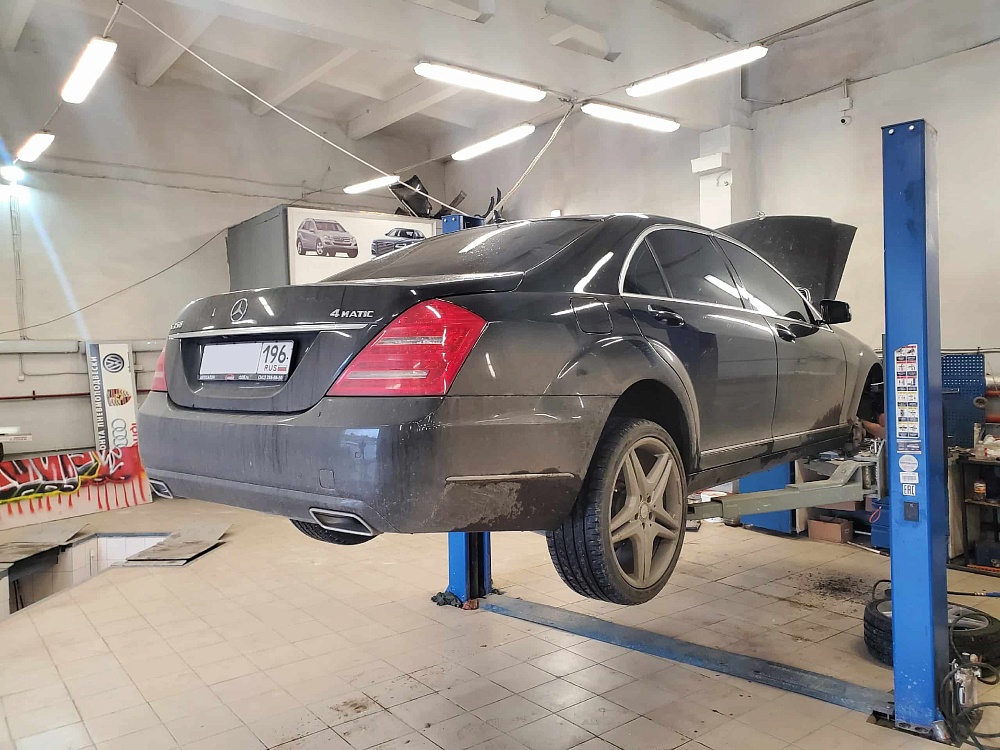 Диагностика и ремонт питания и крепления компрессора пневмоподвески автомобиля