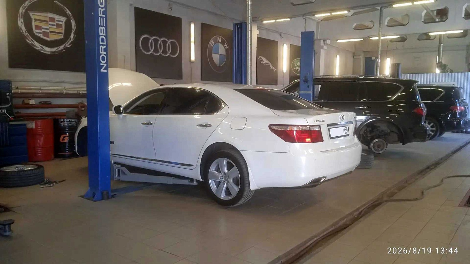 Ремонт и обслуживание пневмоподвески Lexus LS 460 в Екатеринбурге