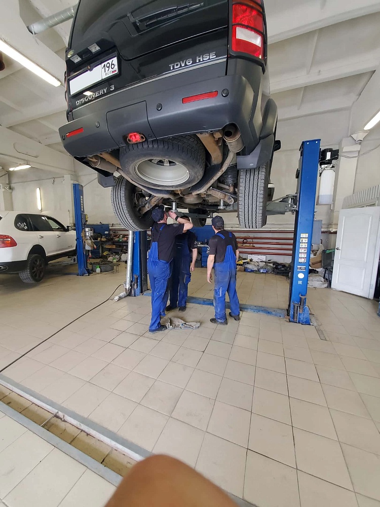 Диагностика и ремонт пневмоподвески Land Rover Discovery 3